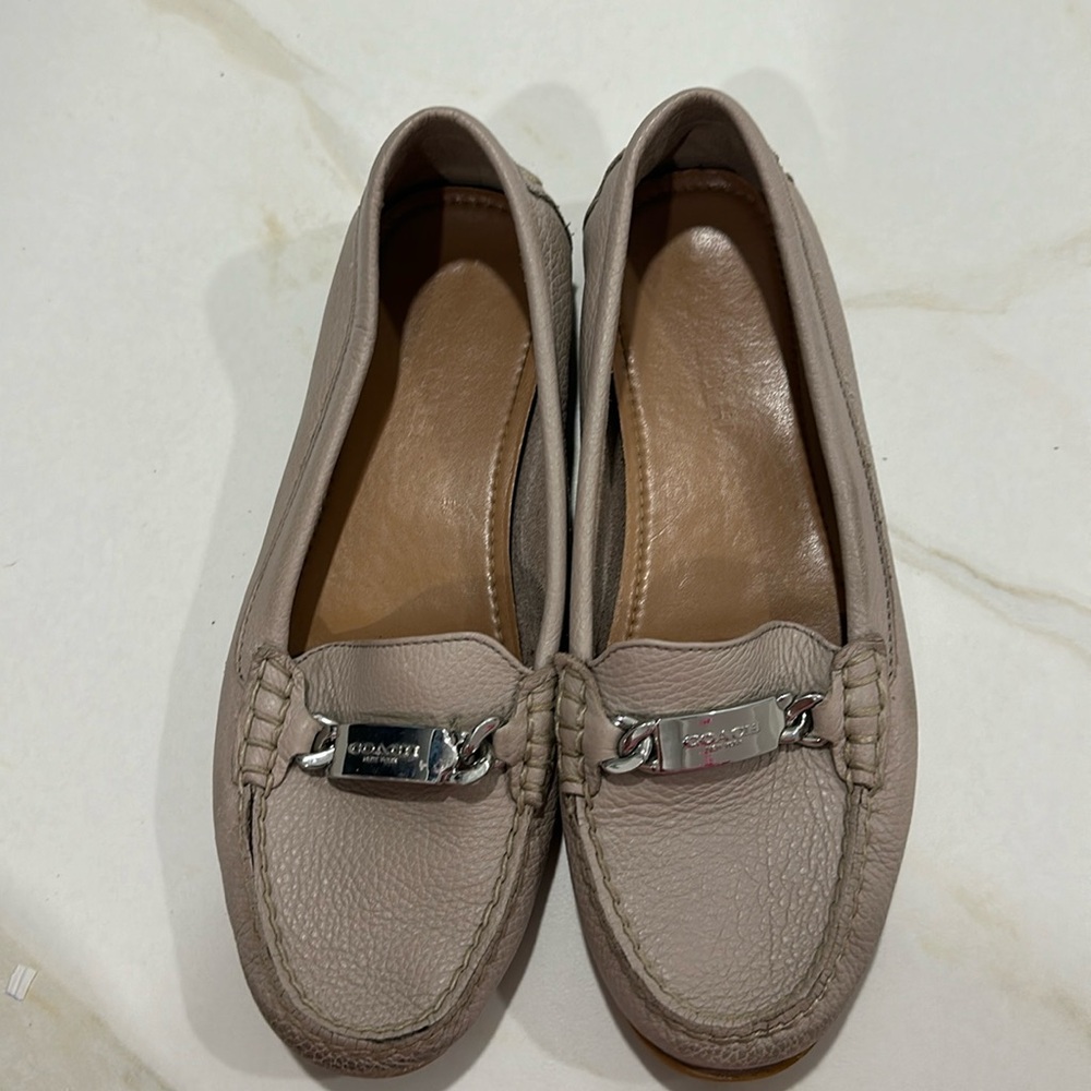 Coach Olive Pebble Leather Tan Loafers A7751 Silver Hardware Women’s Size 6